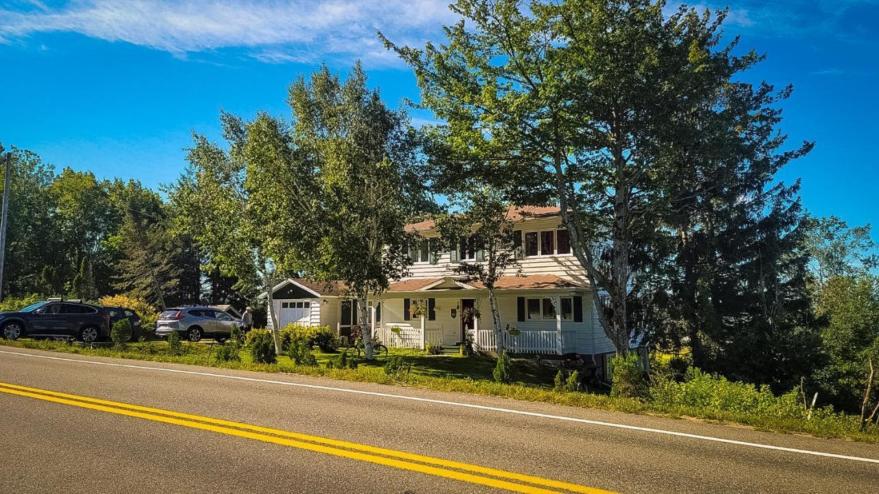 B&B Panorama Saint-Pierre-de-l'Ile-d'Orleans Exterior foto