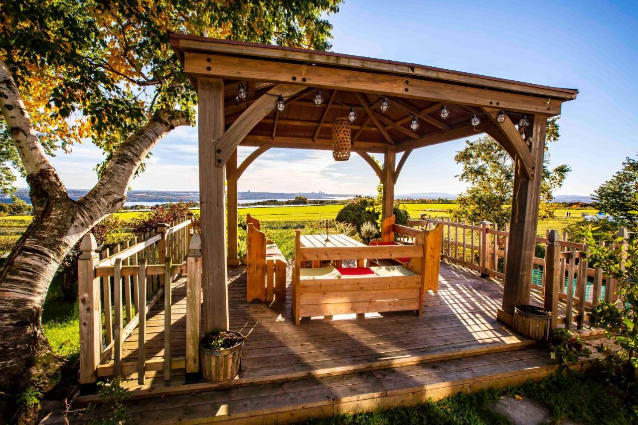 B&B Panorama Saint-Pierre-de-l'Ile-d'Orleans Exterior foto